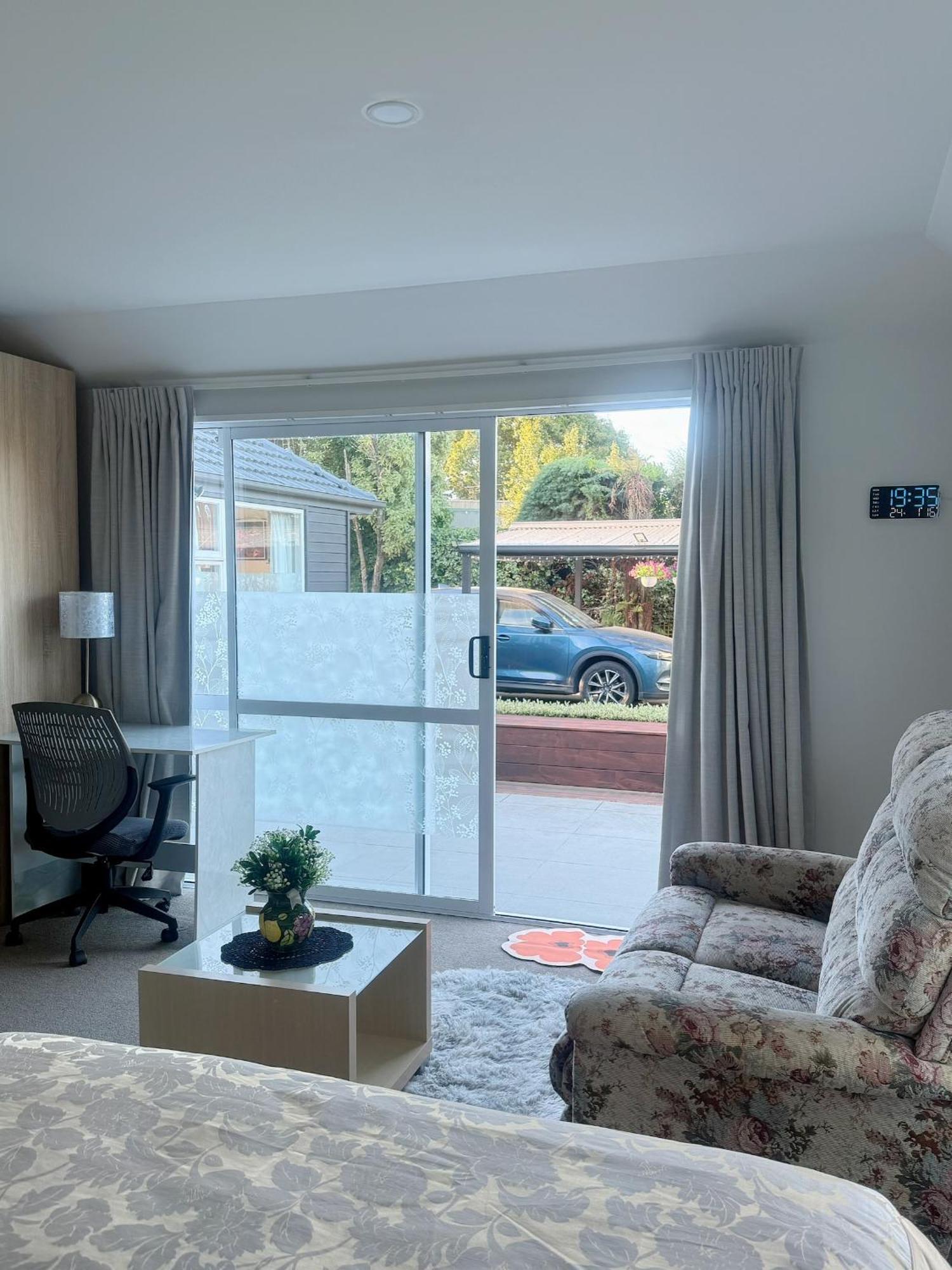 Cozy And Sunny Room Near City To Seapath Christchurch Kültér fotó